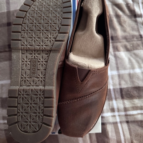 Skechers women’s Dark Brown Slip-On Loafers - Picture 5 of 6